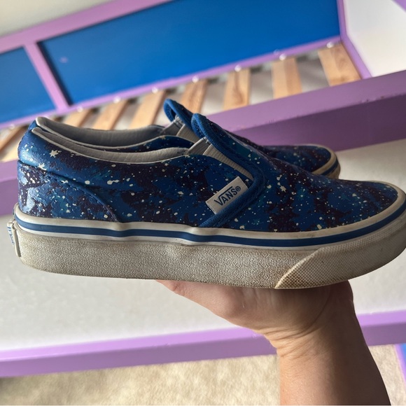 Space vans - Picture 2 of 2